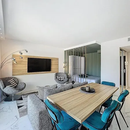 Luxury - Carre D'or - 2 Beds Apartment *